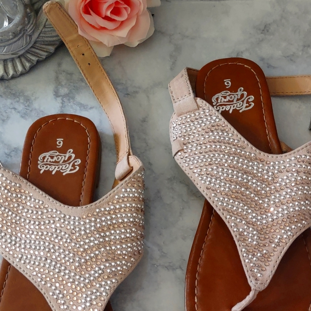 New diamond and peach thongs